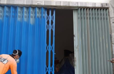 Pintu Harmonika Kompas